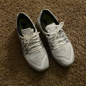 Nike Airmax 15 size 8 white lightly used